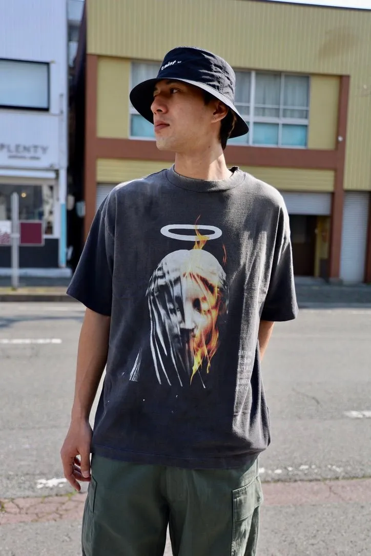 SAINT Mxxxxxx SS TEE/DEVIL DADDY/BLK Virgin Mary retro distressed printed tee, washed black S-XL, this season's hottest item, in order to give you an authentic experience, repeated debugging and polishing in printing and washing, finally meet you, the same old style, the same as the original version, cylindrical side seam OE yarn fabric/completely matched accessories, garment dyeing, heavy washing and water fading, bust bandage fading.